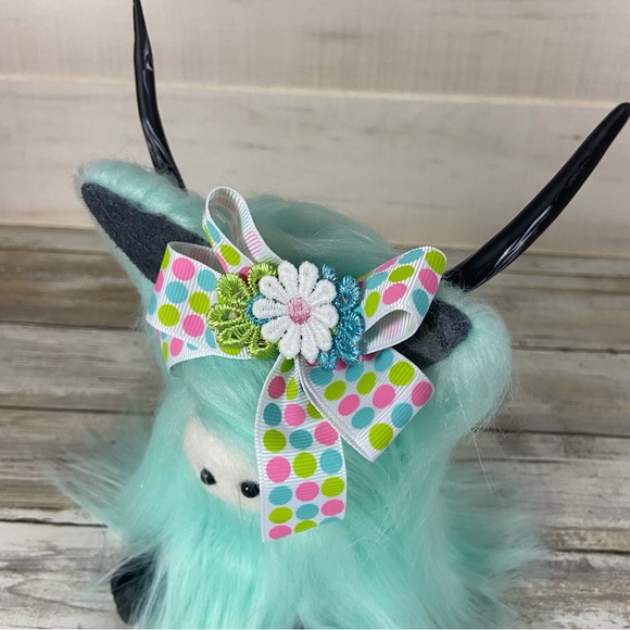 Highland Cow Coo Gnome Aqua Handmade White Pink Daisy Flower Bow Farmhouse Decor - Picture 9 of 11